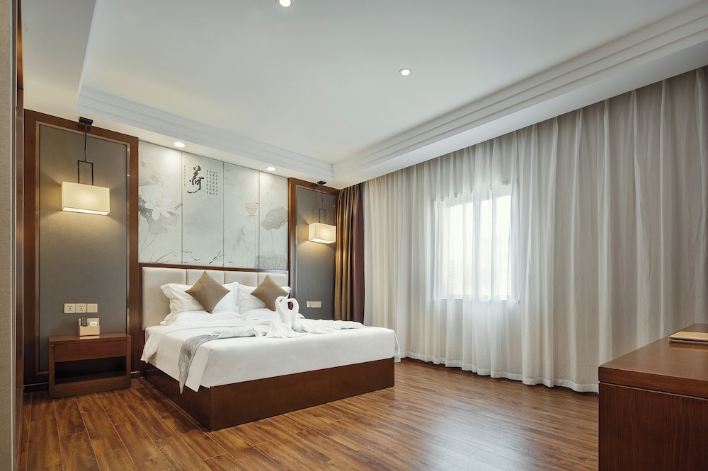 rose garden international hotel