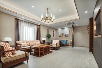 rose garden international hotel