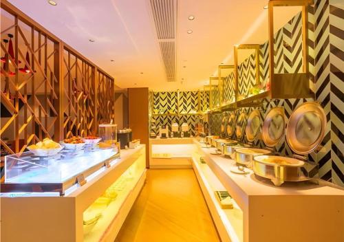 borrman hotel zhanjiang wuchuan