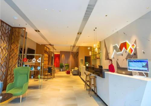 borrman hotel zhanjiang wuchuan