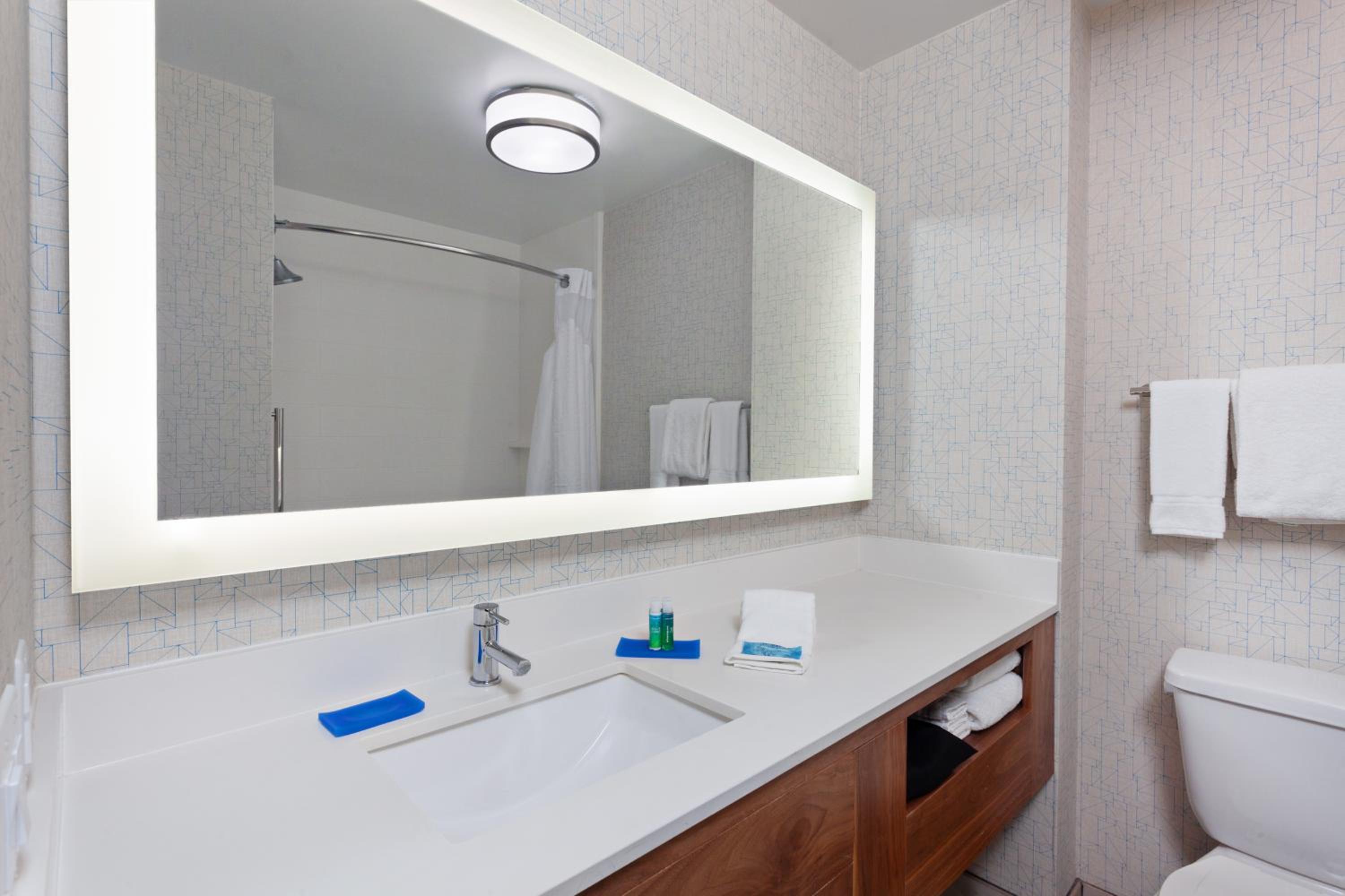 holiday inn express los angeles airport by ihg