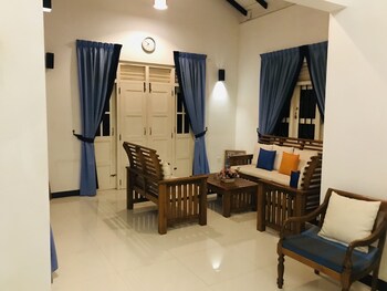 Villa Shanthi,,2.5 star