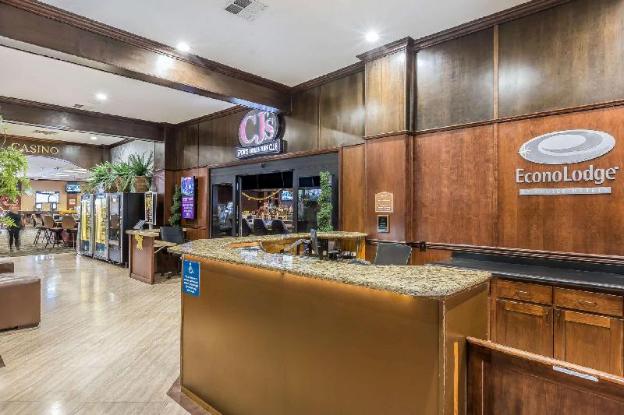 econo lodge lake elsinore casino