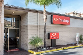 econo lodge lake elsinore casino