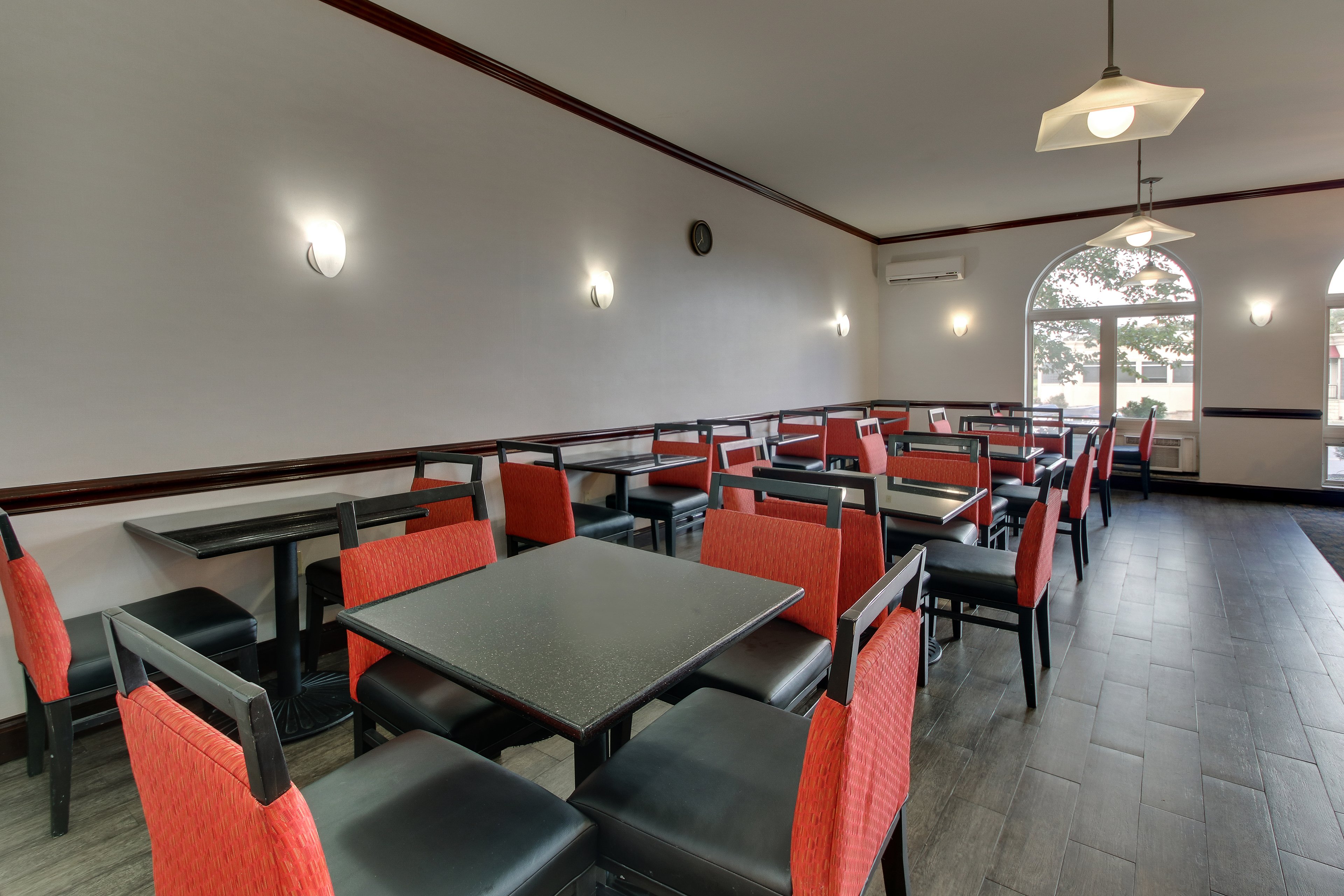 holiday inn express and suites allentown west by ihg