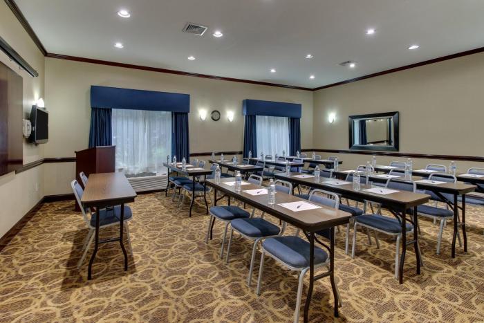 holiday inn express and suites allentown west by ihg