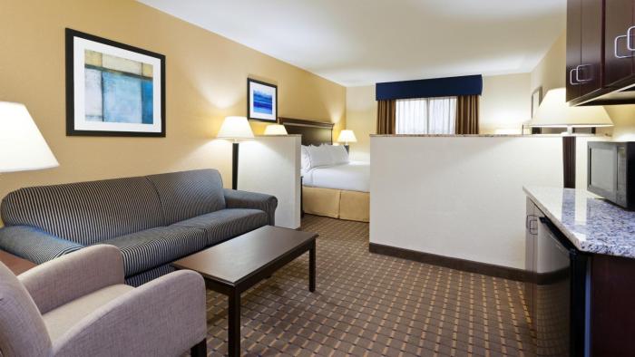 holiday inn express and suites allentown west by ihg