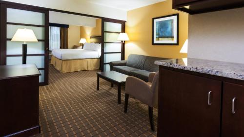 holiday inn express and suites allentown west by ihg