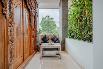 sebudjan grand aurora ubud