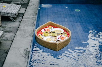 sebudjan grand aurora ubud