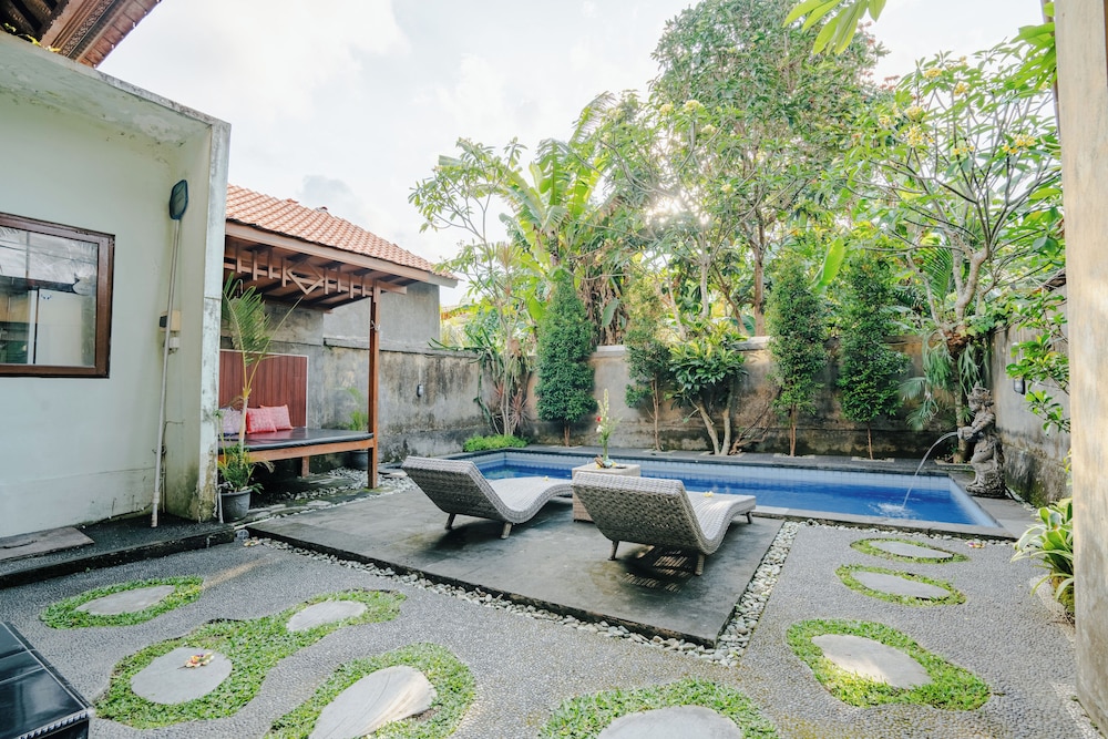 sebudjan grand aurora ubud