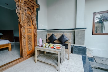 sebudjan grand aurora ubud