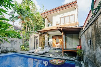 sebudjan grand aurora ubud