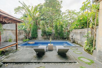 sebudjan grand aurora ubud