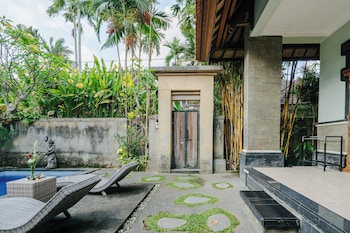 sebudjan grand aurora ubud