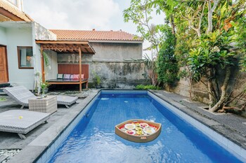sebudjan grand aurora ubud
