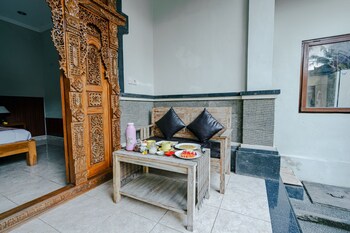 sebudjan grand aurora ubud