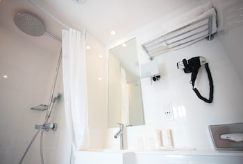 hotel eiffel turenne