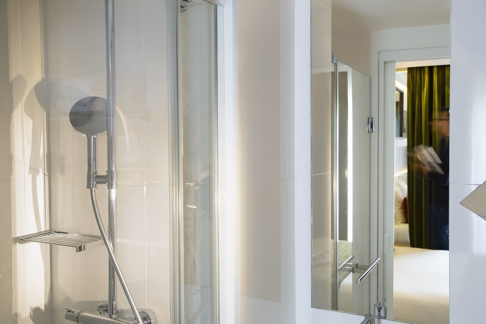 hotel eiffel turenne