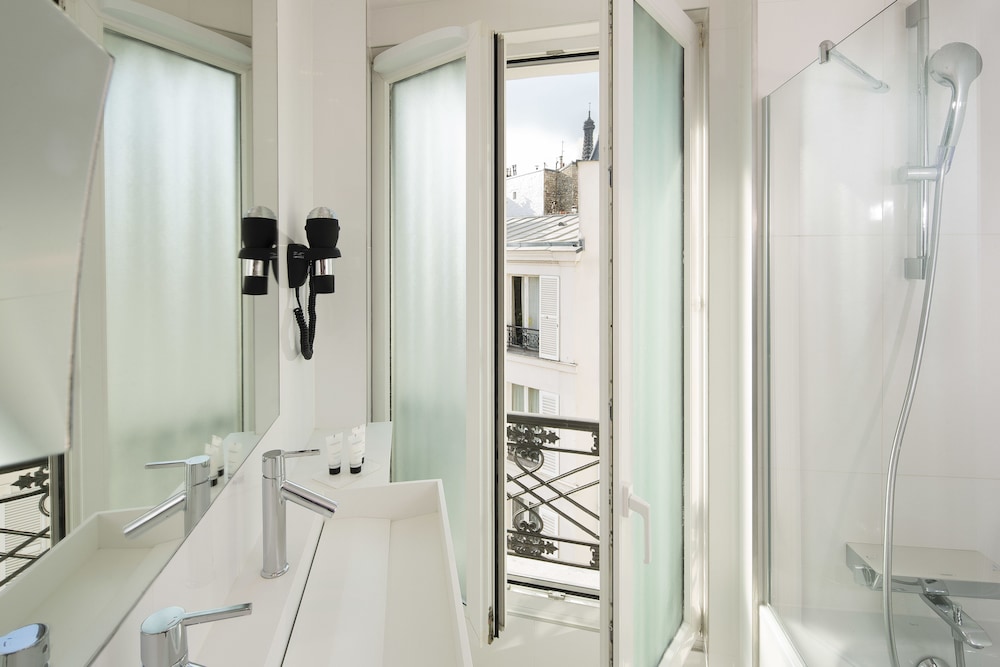 hotel eiffel turenne