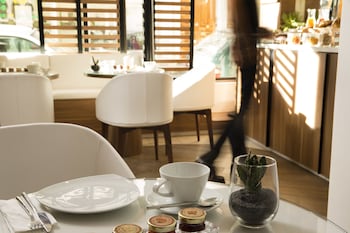 hotel eiffel turenne