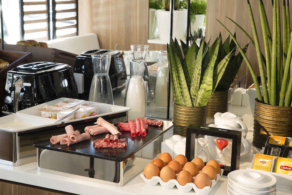 hotel eiffel turenne