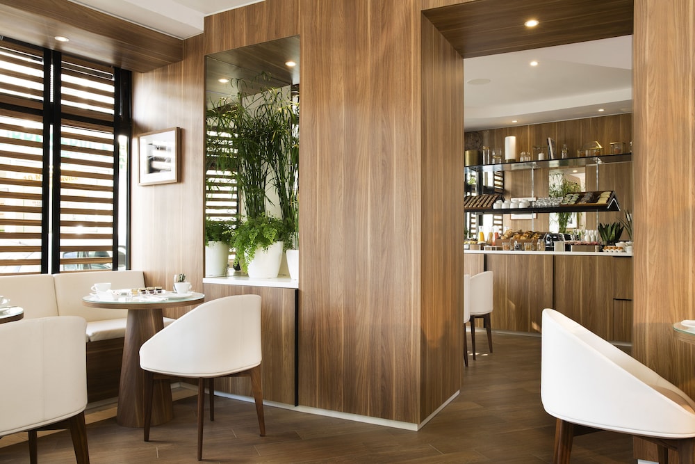 hotel eiffel turenne