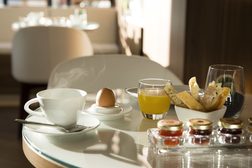 hotel eiffel turenne