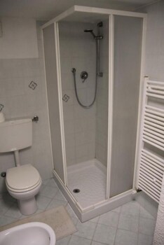 ai canarbin colline di lerici