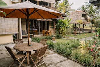 ubud shanti rice field house by supala