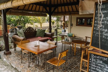 ubud shanti rice field house by supala