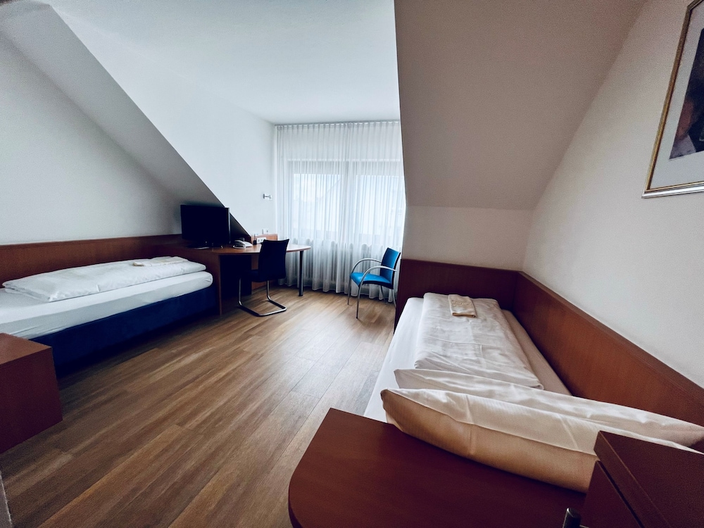 hotel and restaurant goldener pflug