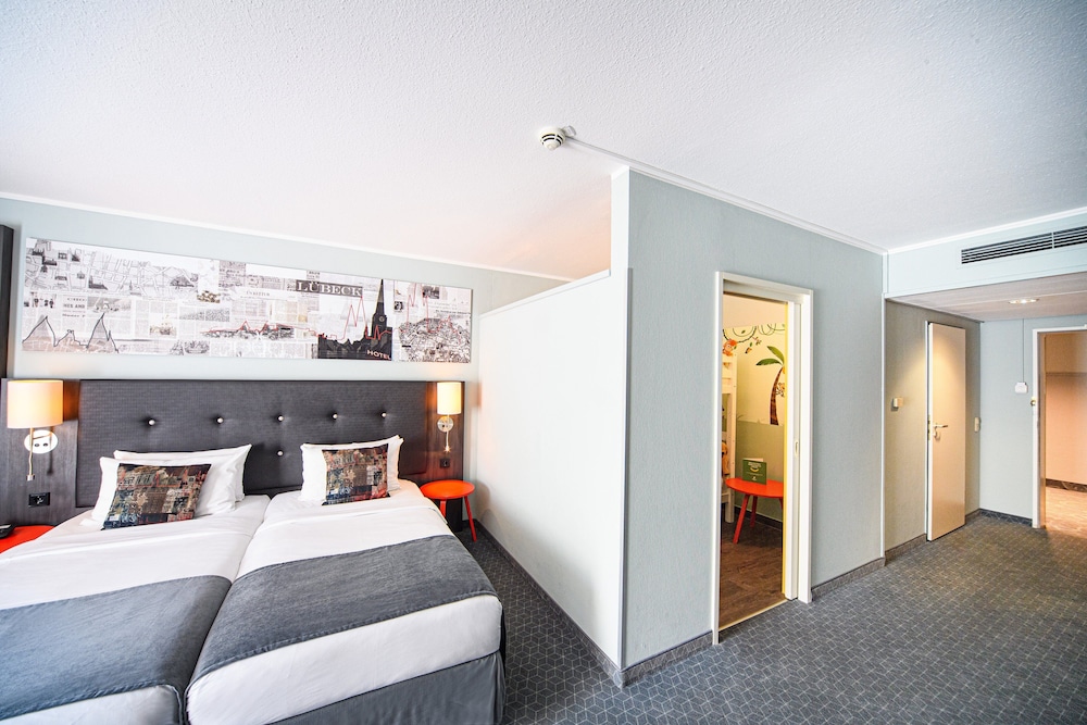 holiday inn luebeck