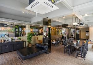 ton aor place hotel ratchada