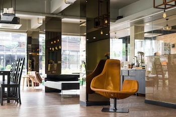 ton aor place hotel ratchada