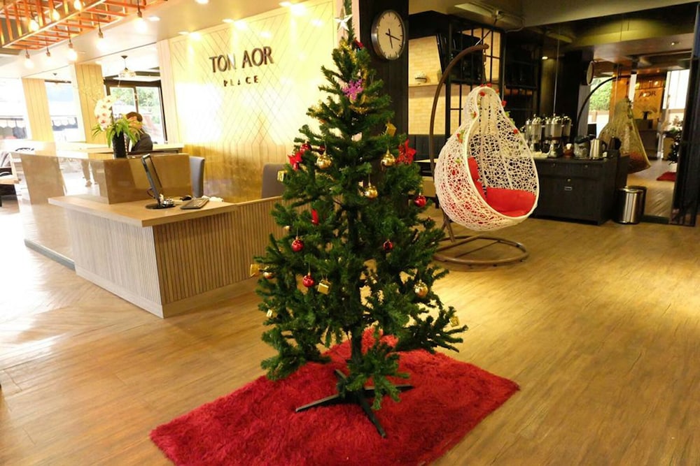 ton aor place hotel ratchada