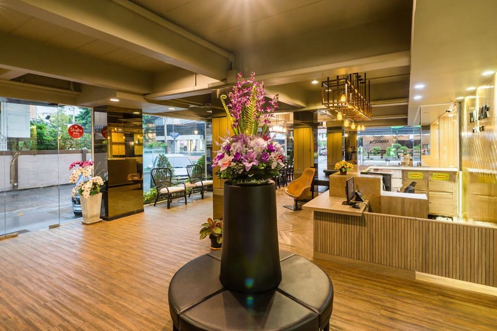 ton aor place hotel ratchada