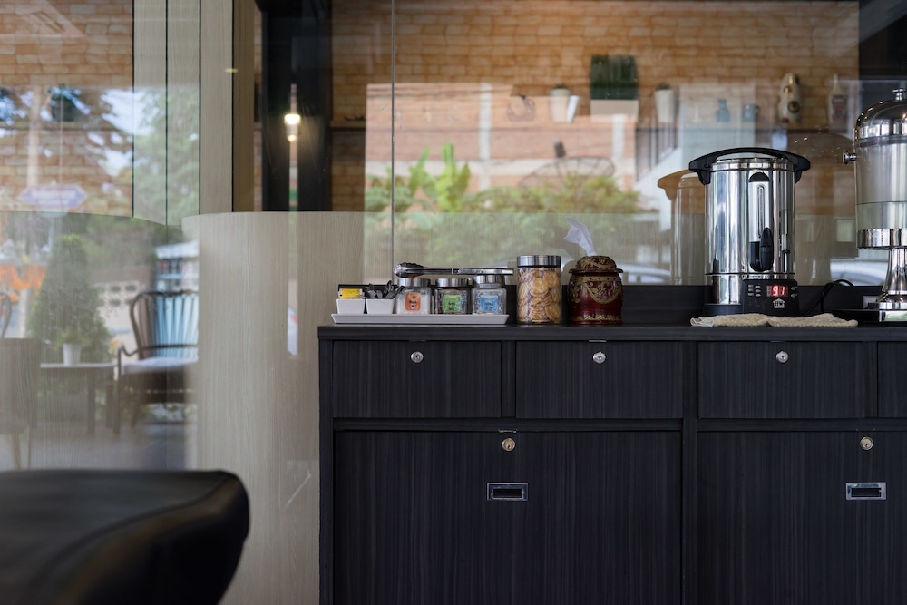 ton aor place hotel ratchada