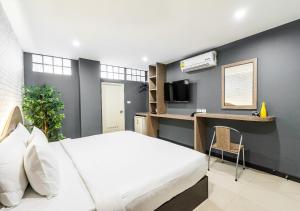 ton aor place hotel ratchada