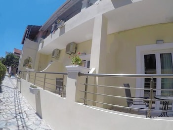 jessicas studios and apartments