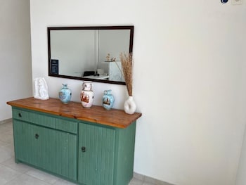 jessicas studios and apartments