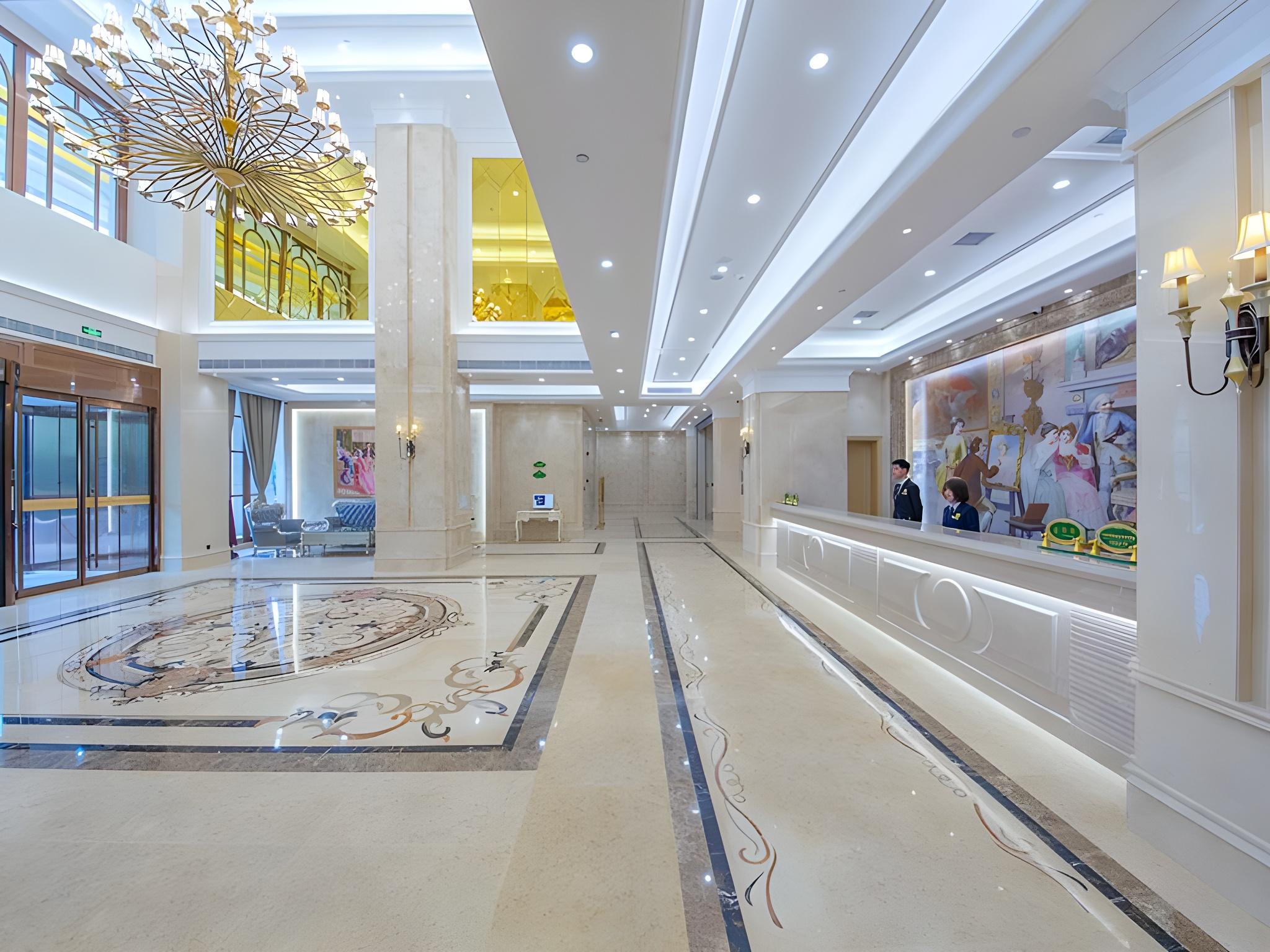 vienna international hotel huanggang normal college ruitian plaza