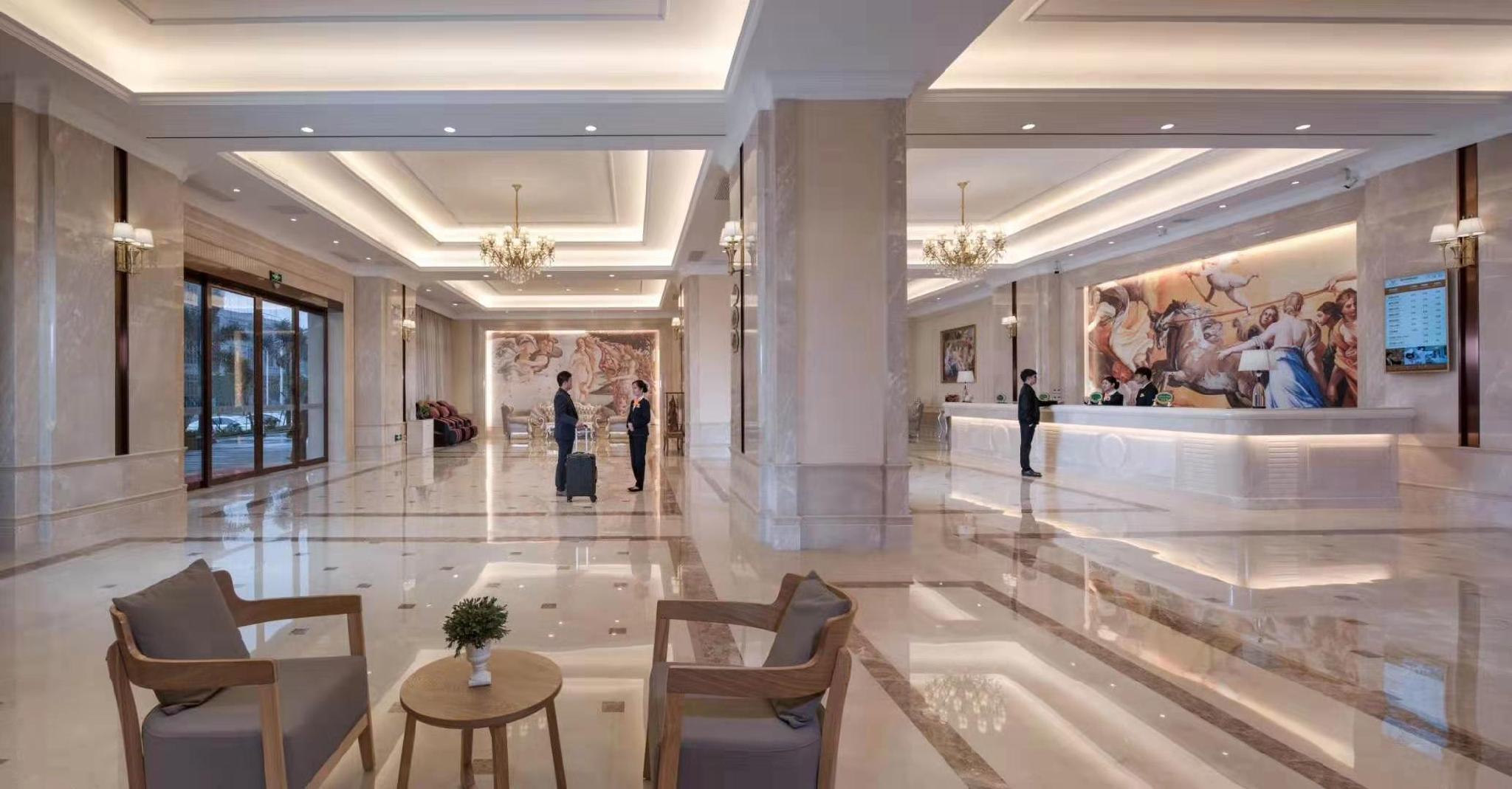 vienna international hotel huanggang normal college ruitian plaza