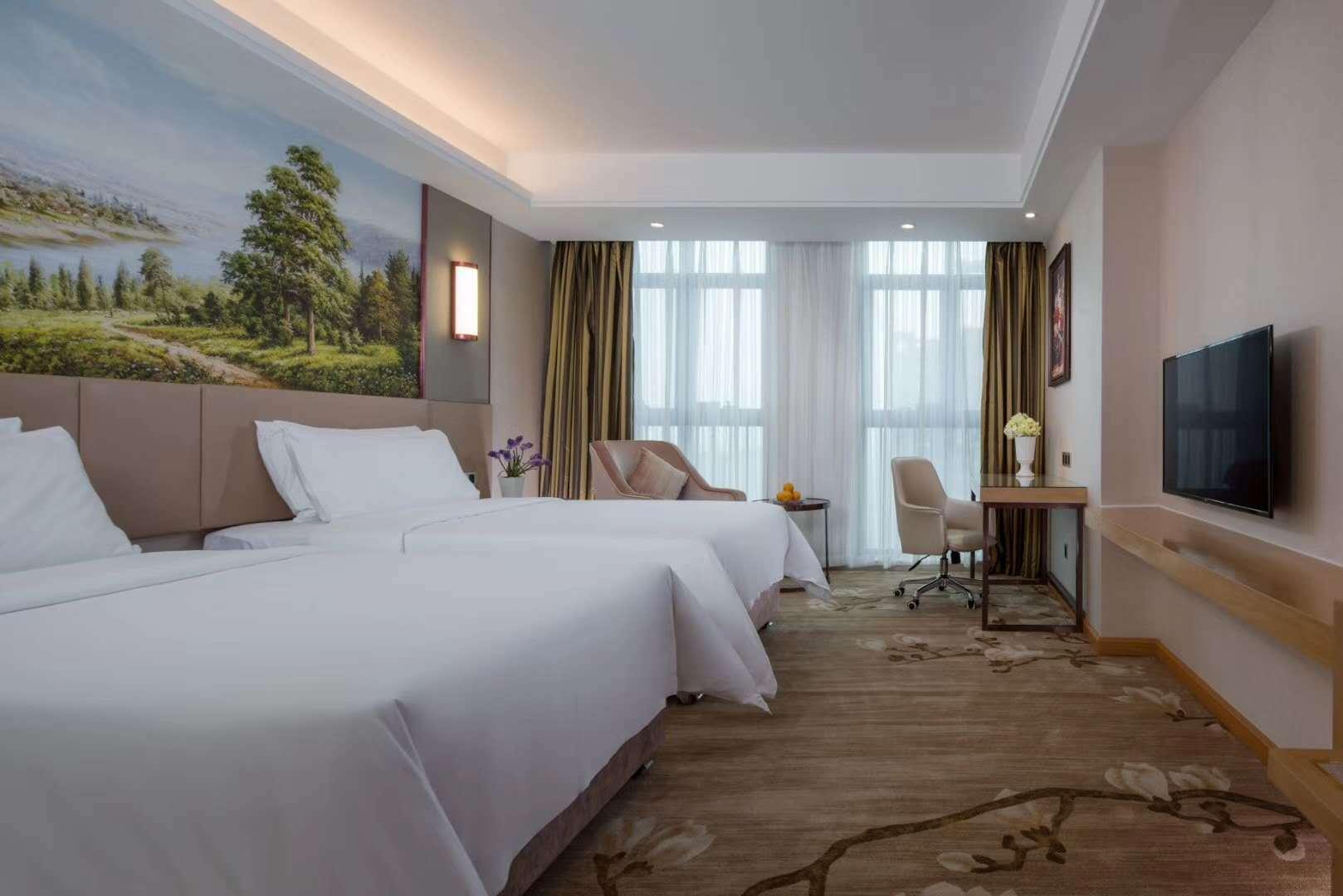 vienna international hotel huanggang normal college ruitian plaza