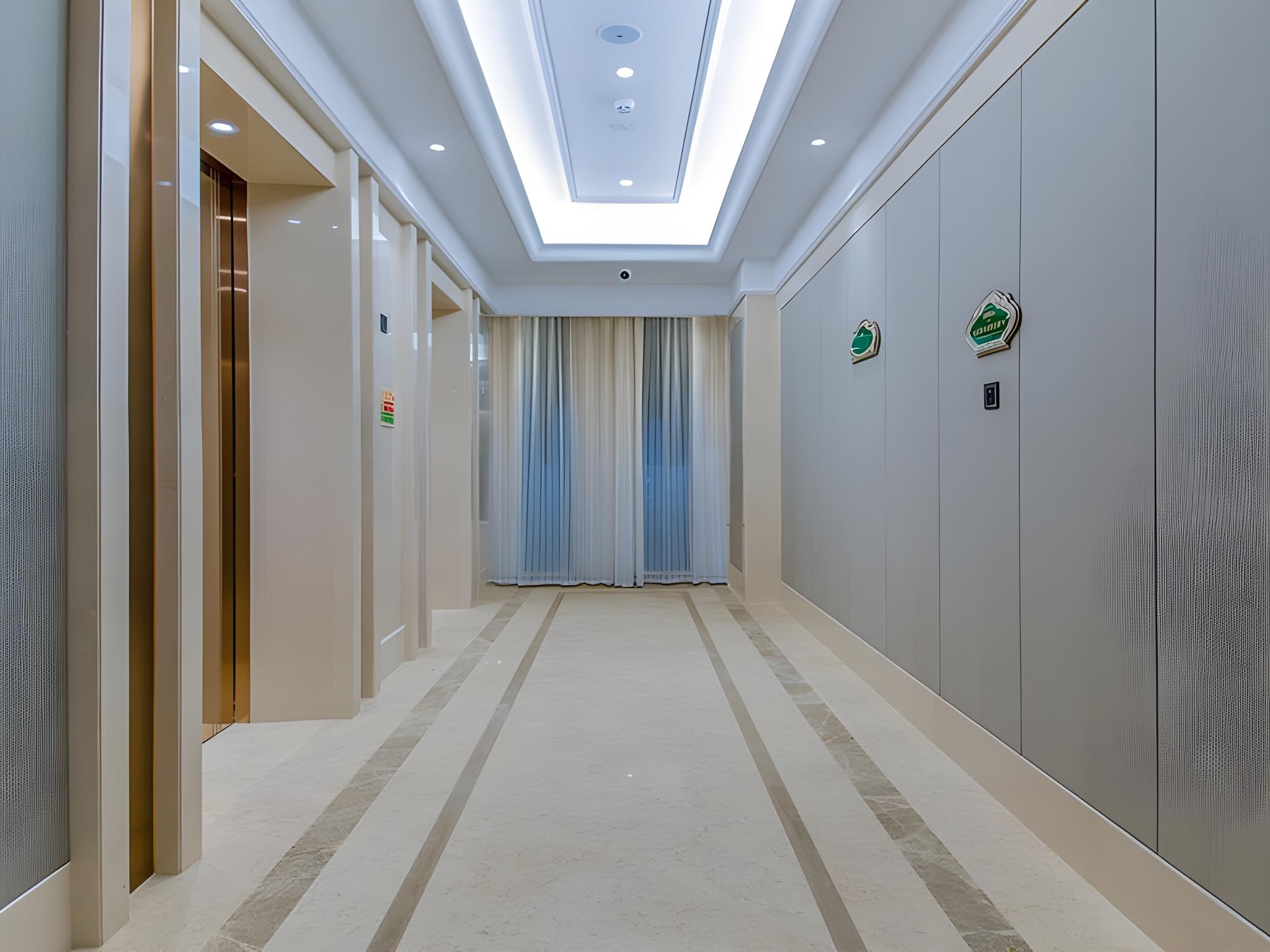 vienna international hotel huanggang normal college ruitian plaza