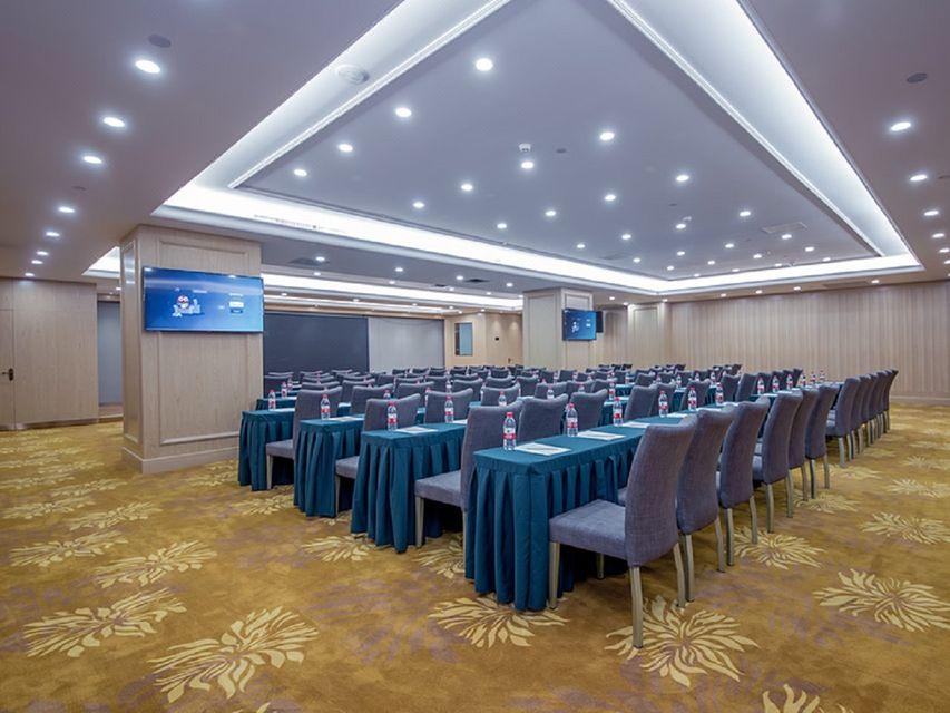 vienna international hotel huanggang normal college ruitian plaza