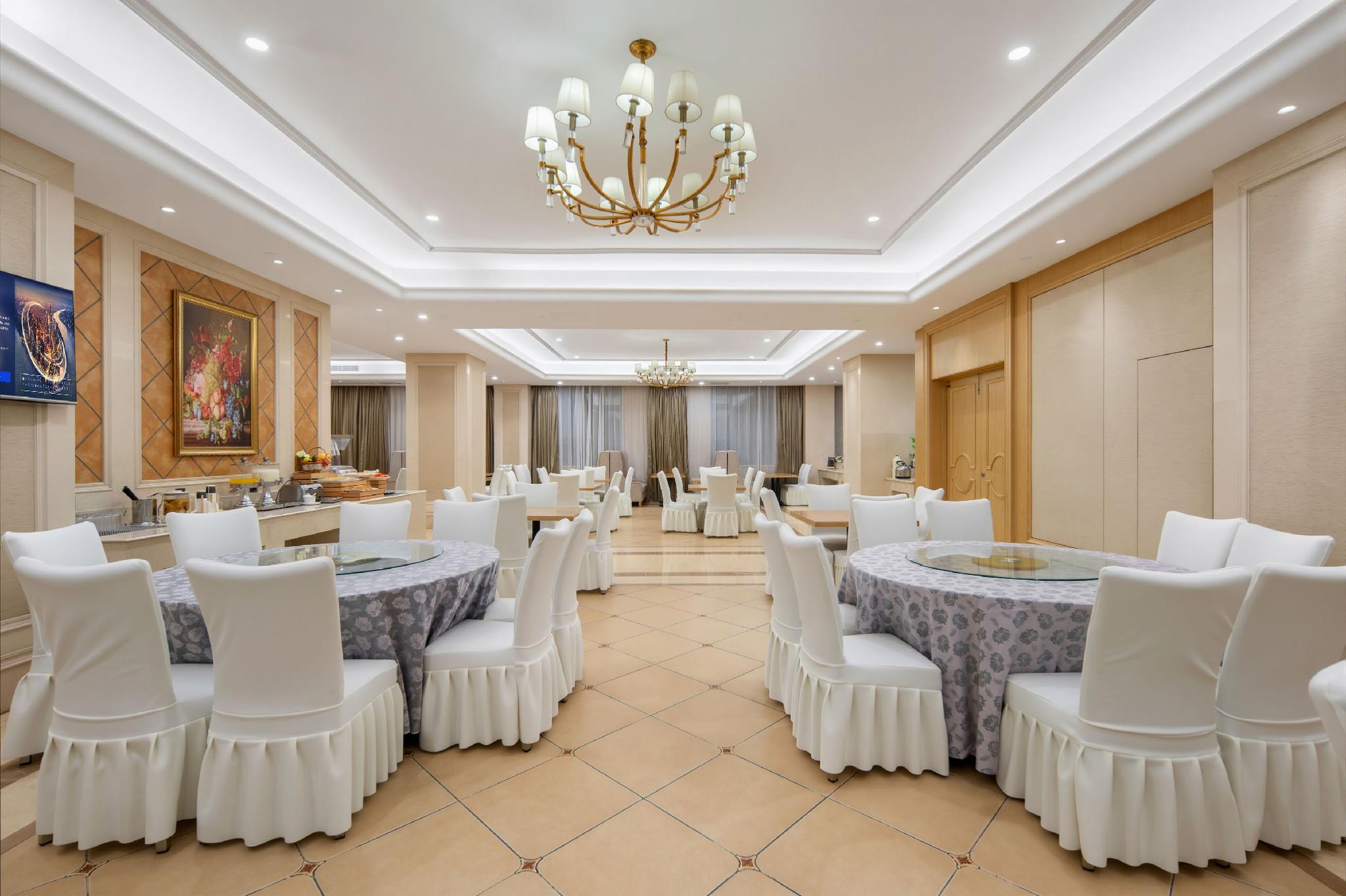 vienna international hotel huanggang normal college ruitian plaza