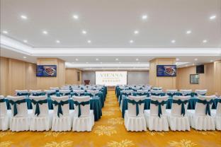 vienna international hotel huanggang normal college ruitian plaza