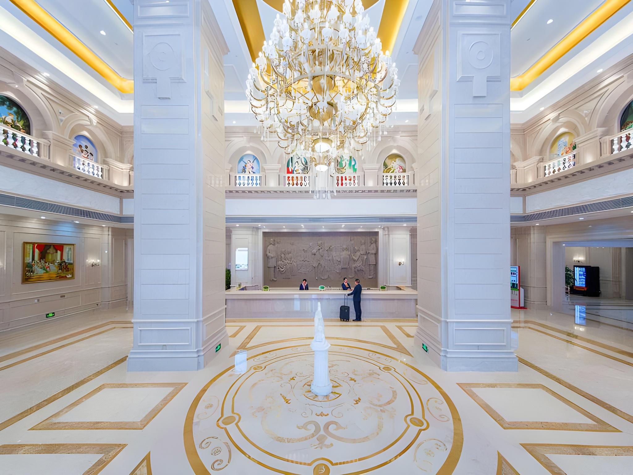 vienna international hotel huanggang dongmen road