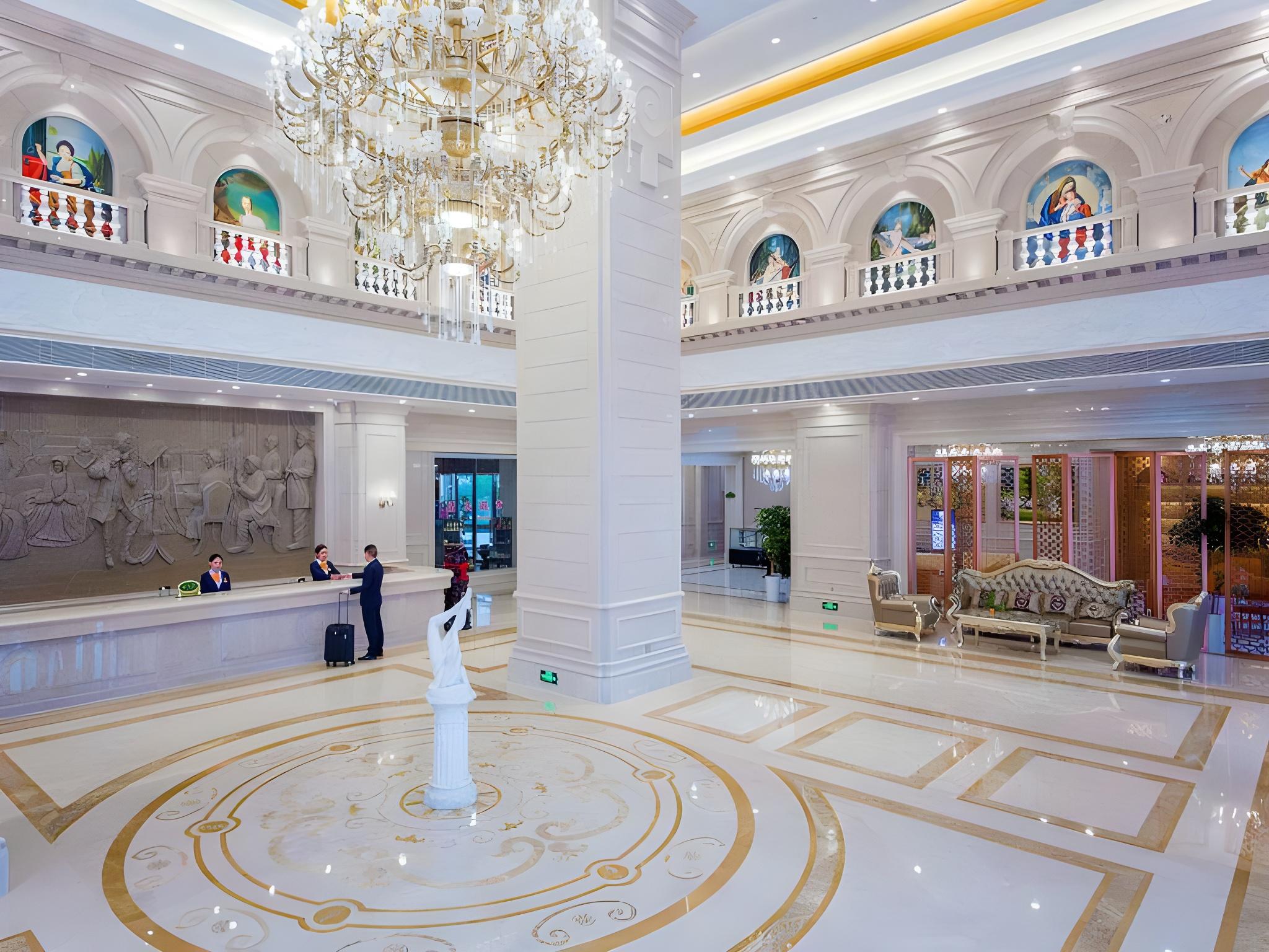 vienna international hotel huanggang dongmen road
